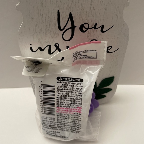 🍀 Sanrio 🍀 Hello Kitty Cream Lotion Travel Case Storage Set 🍀 - Picture 5 of 5